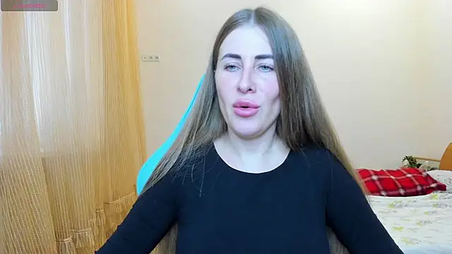 Snapshot of BarbaraKiss chatting on 4, 1, 2025 BarbaraKiss online show from 4, 1, 2025