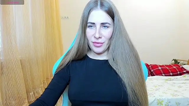 Snapshot of BarbaraKiss chatting on 4, 1, 2025 BarbaraKiss online show from 4, 1, 2025