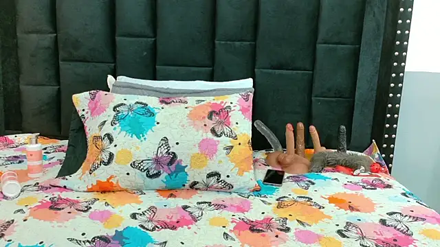 kinkyhousewifee online show from 8, 2, 2026