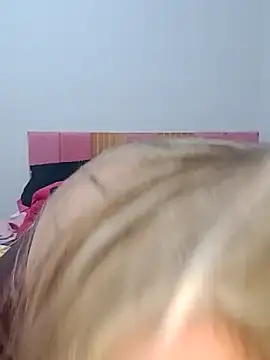 Snapshot of titiasexy chatting on 19, 12, 2025 titiasexy online show from 19, 12, 2025