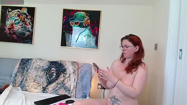 Snapshot of lou_roar chatting on 9, 5, 2026 lou roar online show from 9, 5, 2026
