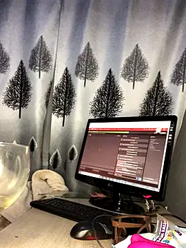 Nicole Liam  online show from 11, 10, 2025