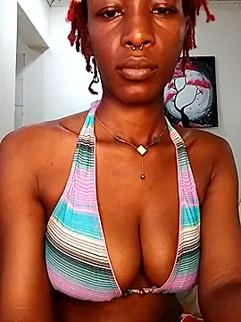 Snapshot of Ayrella02 chatting on 14, 11, 2025 Ayrella02 online show from 14, 11, 2025