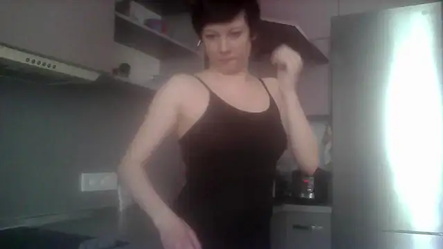 Snapshot of SunElizabeth chatting on 7, 5, 2026 SunElizabeth online show from 7, 5, 2026