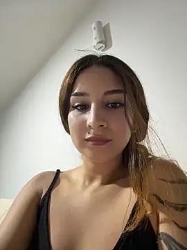 Snapshot of Mon_Cherry chatting on 25, 3, 2026 Mon Cherry online show from 25, 3, 2026