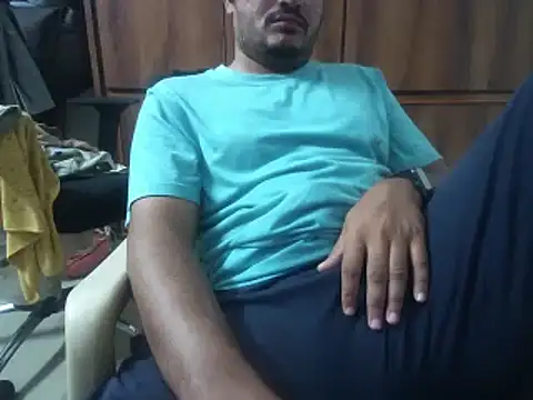 Snapshot of naughtymike0007 chatting on 24, 10, 2025 naughtymike0007 online show from 24, 10, 2025