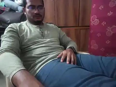 Snapshot of naughtymike0007 chatting on 25, 10, 2025 naughtymike0007 online show from 25, 10, 2025