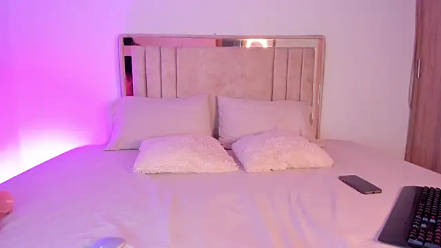 Deiisy Queen online show from 7, 3, 2026