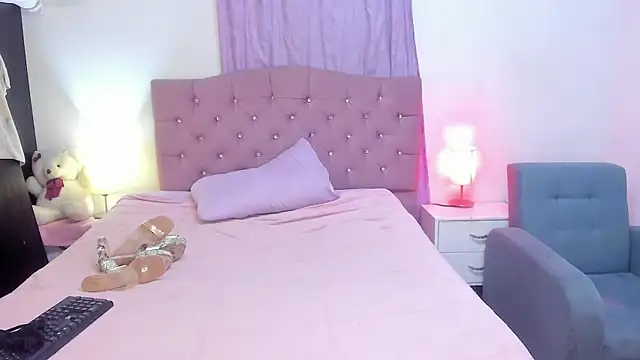 Latinabombsheell online show from 4, 4, 2026