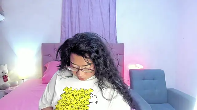 Latinabombsheell online show from 14, 7, 2026