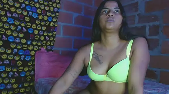 Giselabrunette25 online show from 22, 12, 2024