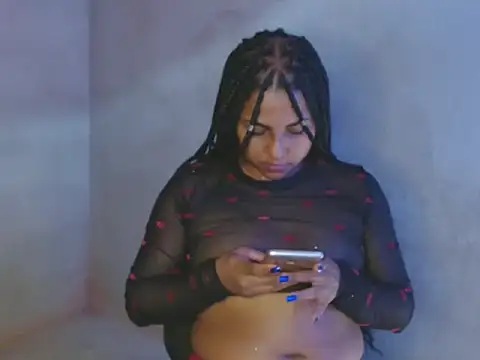 Giselabrunette25 online show from 14, 1, 2025