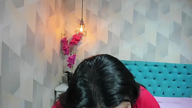 Snapshot of LindaBreeS chatting on 4, 7, 2026 LindaBreeS online show from 4, 7, 2026
