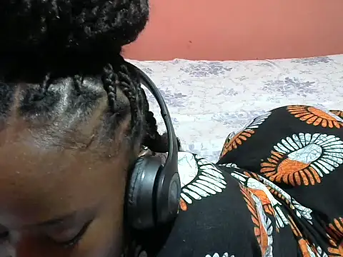 Qurate01 online show from 4, 10, 2025