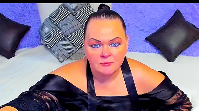 Snapshot of MilanaBiegert chatting on 3, 11, 2025 MilanaBiegert online show from 3, 11, 2025