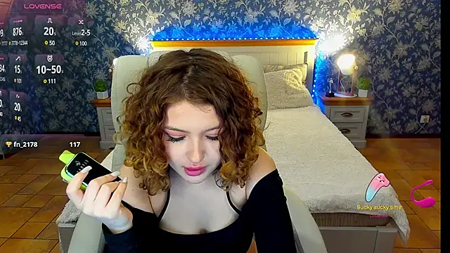 Snapshot of YesPussyClover chatting on 25, 1, 2025 YesPussyClover online show from 25, 1, 2025