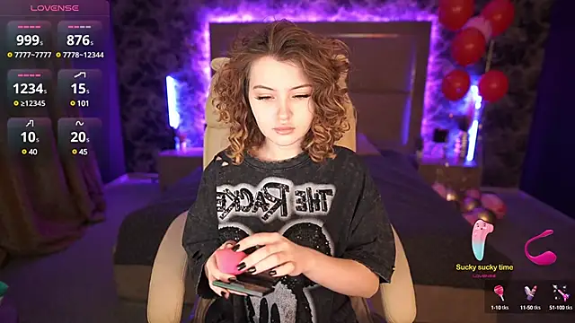 Snapshot of YesPussyClover chatting on 17, 2, 2025 YesPussyClover online show from 17, 2, 2025