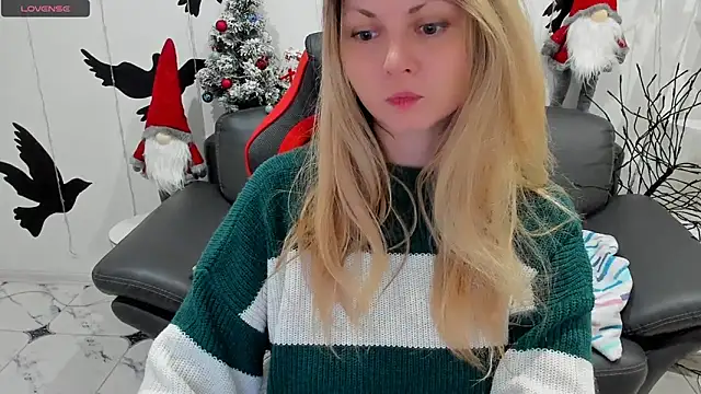 Snapshot of SmilingEmily_ chatting on 3, 1, 2025 SmilingEmily online show from 3, 1, 2025