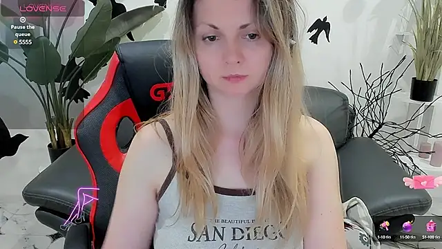 Snapshot of SmilingEmily_ chatting on 14, 1, 2025 SmilingEmily online show from 14, 1, 2025