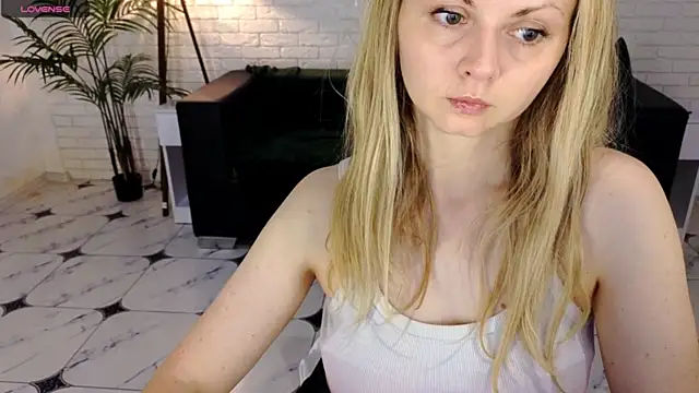 Snapshot of SmilingEmily_ chatting on 30, 9, 2025 SmilingEmily online show from 30, 9, 2025