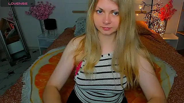 Snapshot of SmilingEmily_ chatting on 2, 10, 2025 SmilingEmily online show from 2, 10, 2025