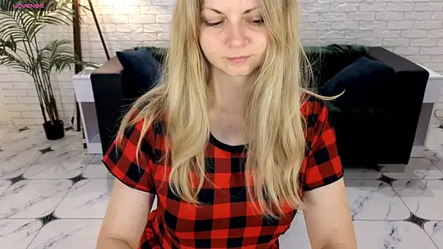 Snapshot of SmilingEmily_ chatting on 14, 10, 2025 SmilingEmily online show from 14, 10, 2025