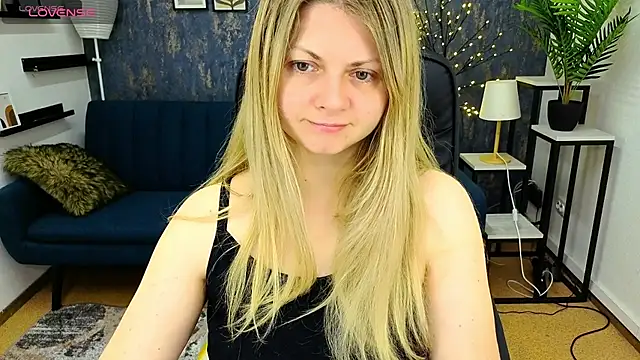 Snapshot of SmilingEmily_ chatting on 17, 10, 2025 SmilingEmily online show from 17, 10, 2025