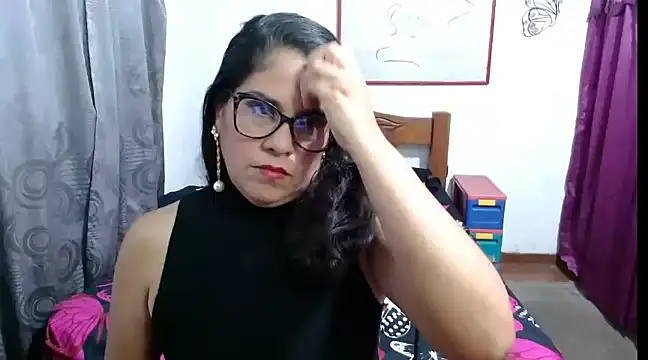 Snapshot of Mistresskloe01 chatting on 13, 1, 2025 Mistresskloe01 online show from 13, 1, 2025