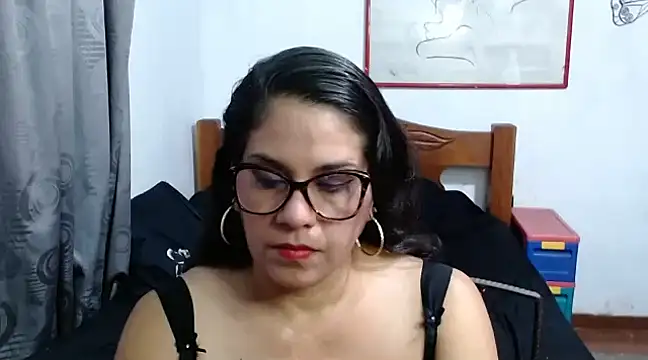 Snapshot of Mistresskloe01 chatting on 1, 2, 2025 Mistresskloe01 online show from 1, 2, 2025