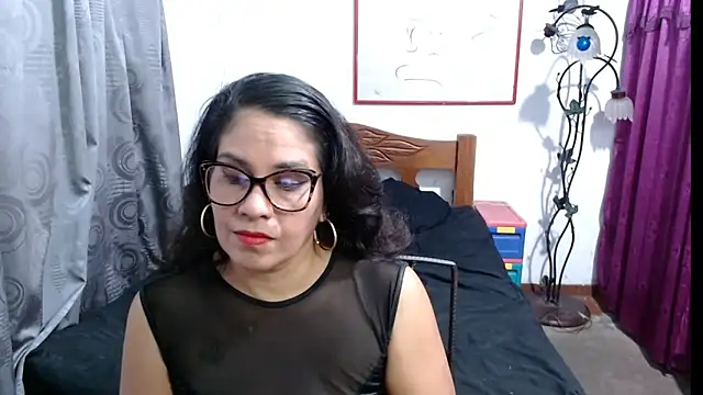 Snapshot of Mistresskloe01 chatting on 27, 2, 2025 Mistresskloe01 online show from 27, 2, 2025