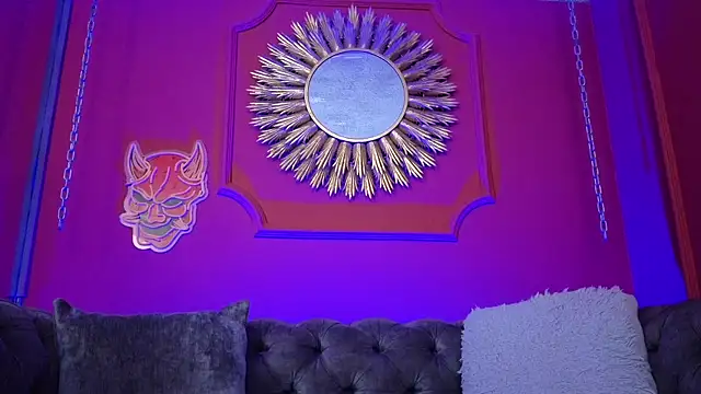 Julieta Russell online show from 2, 4, 2026