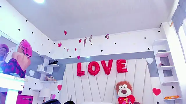 laurem-paulette online show from 1, 3, 2025