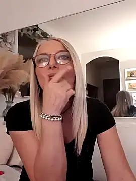 Snapshot of kikkastar chatting on 5, 12, 2024 kikkastar online show from 5, 12, 2024