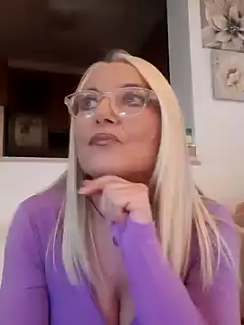 Snapshot of kikkastar chatting on 2, 2, 2025 kikkastar online show from 2, 2, 2025