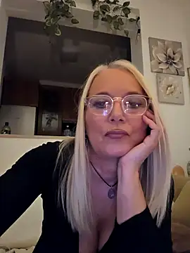 Snapshot of kikkastar chatting on 11, 2, 2025 kikkastar online show from 11, 2, 2025