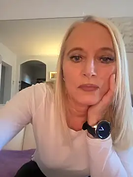 Snapshot of kikkastar chatting on 6, 3, 2025 kikkastar online show from 6, 3, 2025