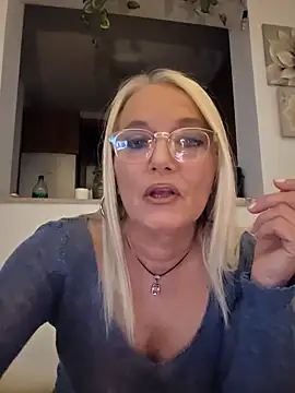 Snapshot of kikkastar chatting on 12, 3, 2025 kikkastar online show from 12, 3, 2025