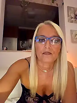 Snapshot of kikkastar chatting on 11, 9, 2025 kikkastar online show from 11, 9, 2025