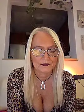 Snapshot of kikkastar chatting on 5, 10, 2025 kikkastar online show from 5, 10, 2025