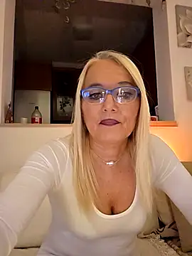 Snapshot of kikkastar chatting on 28, 10, 2025 kikkastar online show from 28, 10, 2025