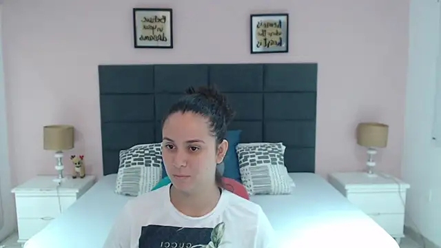 Snapshot of MadisonJenner chatting on 5, 1, 2025 MadisonJenner online show from 5, 1, 2025