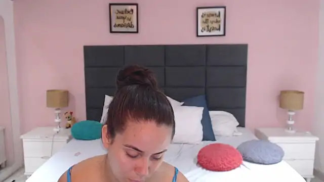 Snapshot of MadisonJenner chatting on 18, 1, 2025 MadisonJenner online show from 18, 1, 2025