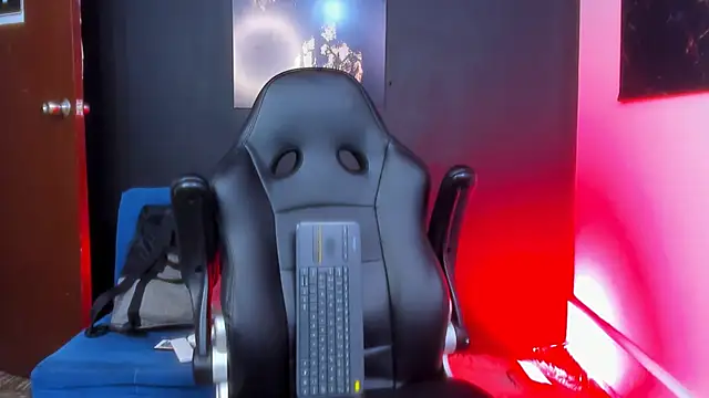 Big furry bear13 online show from 31, 10, 2025