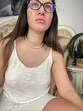 HotXMom online show from 7, 4, 2026