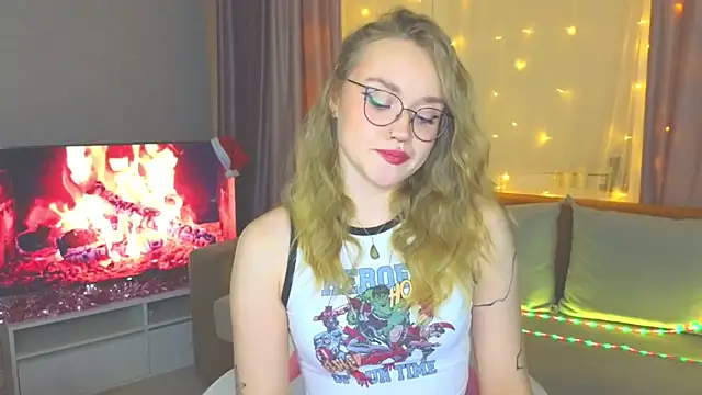 Snapshot of Aurora_Golden1 chatting on 6, 1, 2025 Aurora Golden1 online show from 6, 1, 2025