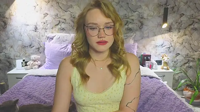 Snapshot of Aurora_Golden1 chatting on 18, 10, 2025 Aurora Golden1 online show from 18, 10, 2025