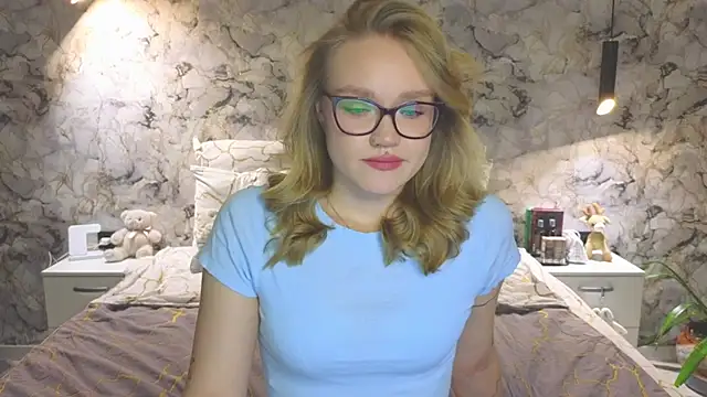 Aurora Golden1 online show from 27, 10, 2025