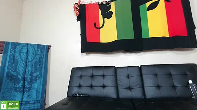 Snapshot of StudioWahines chatting on 24, 2, 2025 StudioWahines online show from 24, 2, 2025