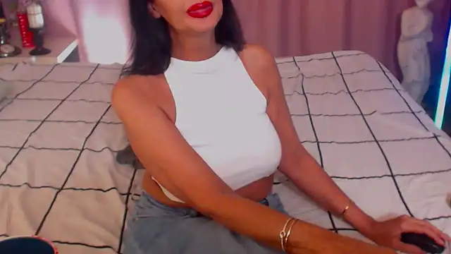 Snapshot of shannon4u chatting on 23, 2, 2025 shannon4u online show from 23, 2, 2025