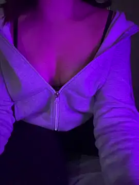 Snapshot of _Anonymegirl chatting on 5, 11, 2025 Anonymegirl online show from 5, 11, 2025